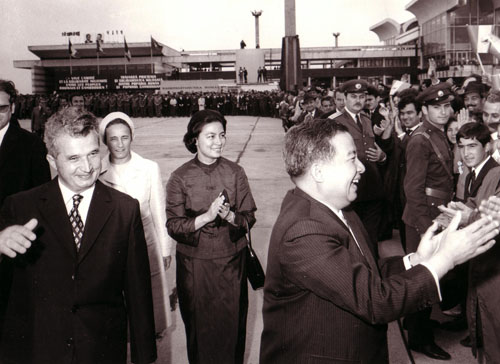 Sihanouk visiting Romania in 1972, with Romanian President Nicolae Ceaușescu (left) and Queen Norodom Monineath (center). Photo: Romanian National History Museum - www.comunismulinromania.ro
